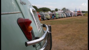 2 CV - 4L, la guerre des petites voitures