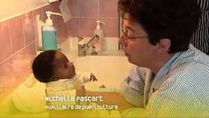 Parler aux bébés